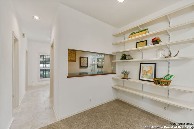 Listing photo id 12 for 8735 Paseo Oaks