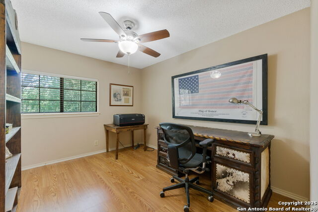 Listing photo id 21 for 8735 Paseo Oaks