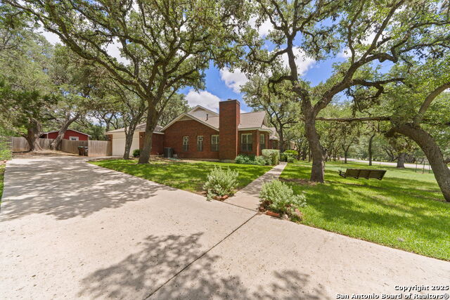 Listing photo id 1 for 8735 Paseo Oaks
