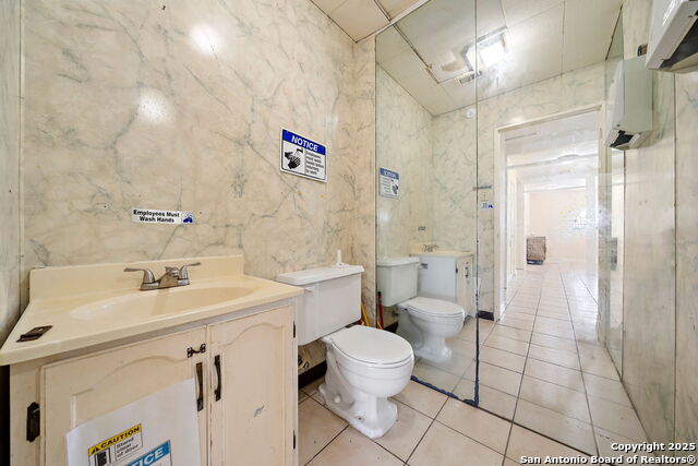 Listing photo id 6 for 5639 Overdale