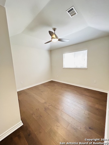 Image 22 of 47 For 321 Village View