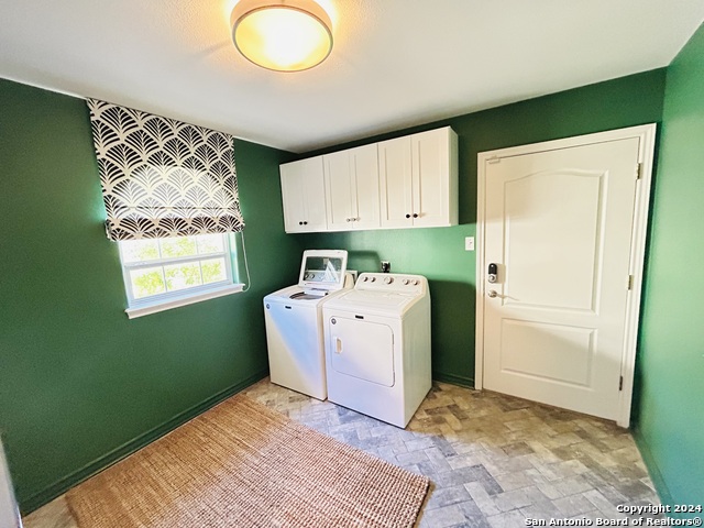 Image 26 of 47 For 321 Village View