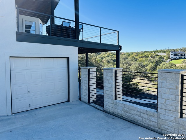 Image 3 of 47 For 321 Village View