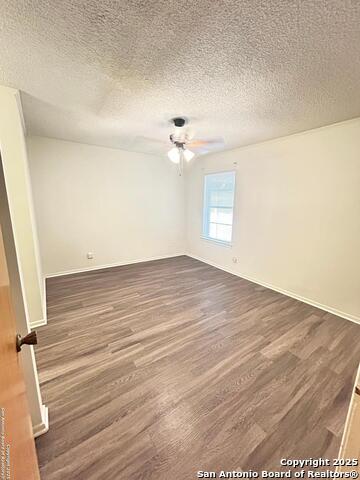 Listing photo id 10 for 811 Jackson Keller  8