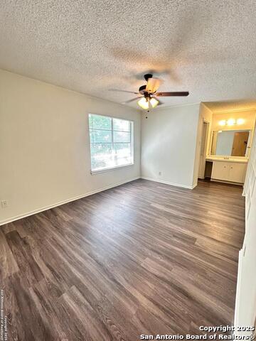 Listing photo id 13 for 811 Jackson Keller  8