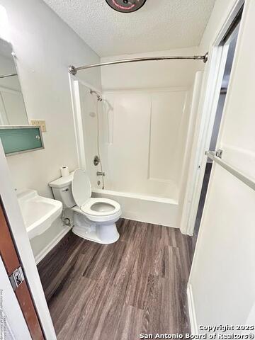 Listing photo id 15 for 811 Jackson Keller  8