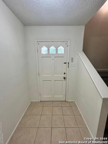 Listing photo id 2 for 811 Jackson Keller  8