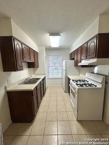 Listing photo id 3 for 811 Jackson Keller  8