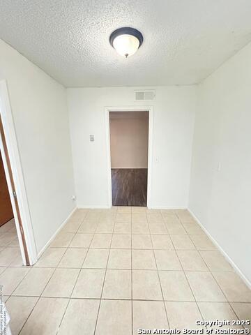 Listing photo id 4 for 811 Jackson Keller  8