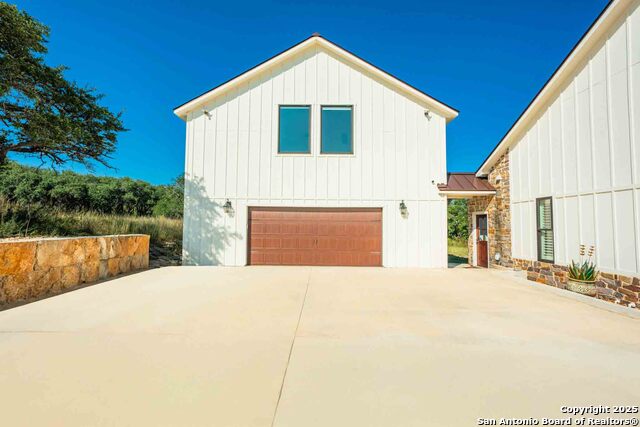 Image 29 of 50 For 147 Gray Wolf