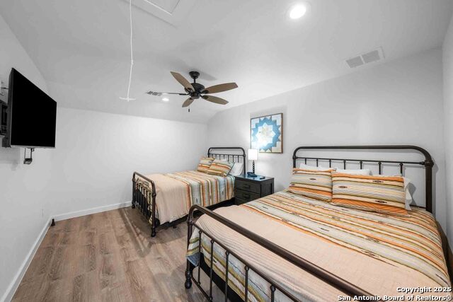 Image 33 of 50 For 147 Gray Wolf