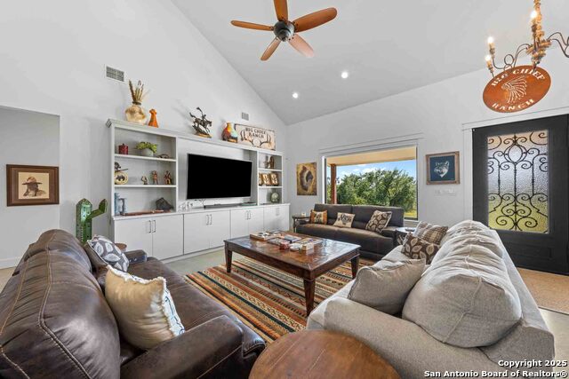 Image 8 of 50 For 147 Gray Wolf