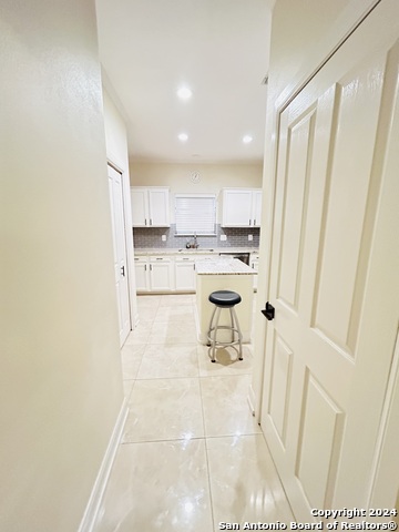 Image 11 of 29 For 6622 Shady Bend