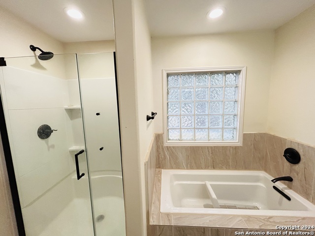 Image 19 of 29 For 6622 Shady Bend