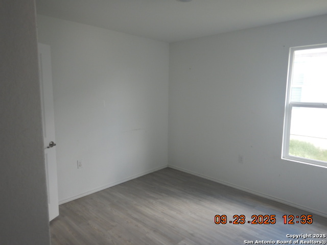 Image 11 of 16 For 711 Cook Bend