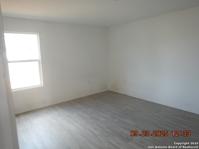 Image 5 of 16 For 711 Cook Bend