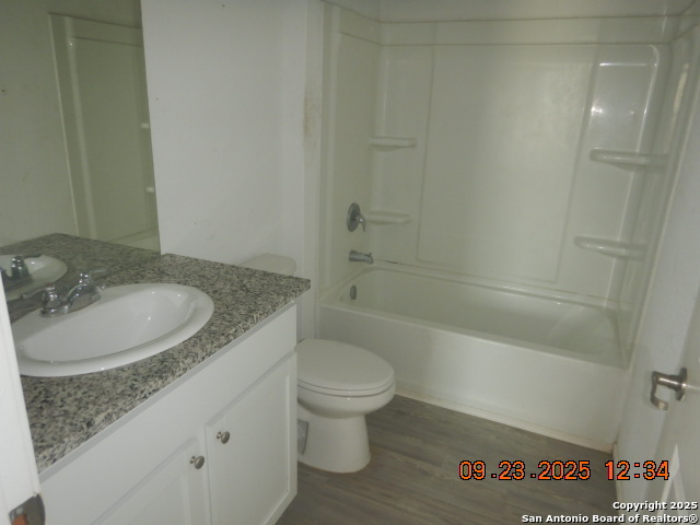 Image 8 of 16 For 711 Cook Bend