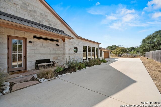 Image 6 of 47 For 547 Suncrest