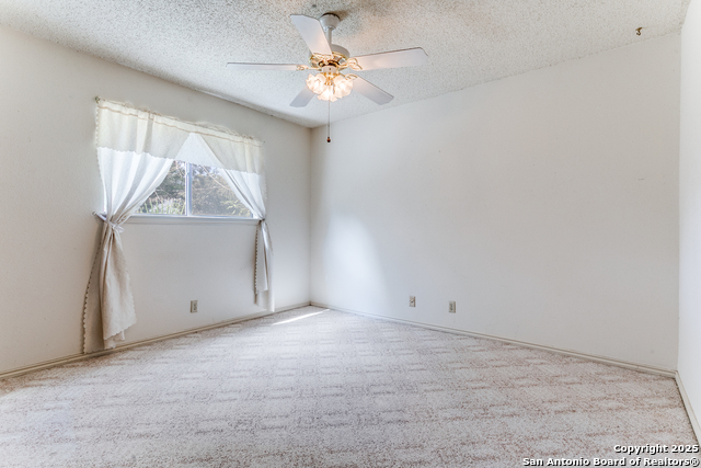 Listing photo id 14 for 13415 Lobelia