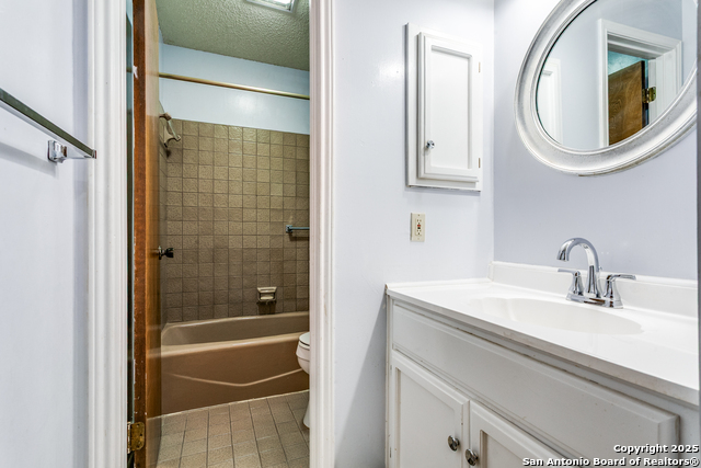 Listing photo id 15 for 13415 Lobelia