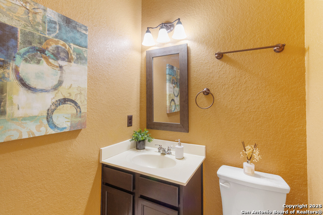 Listing photo id 8 for 9214 Herman Hollow