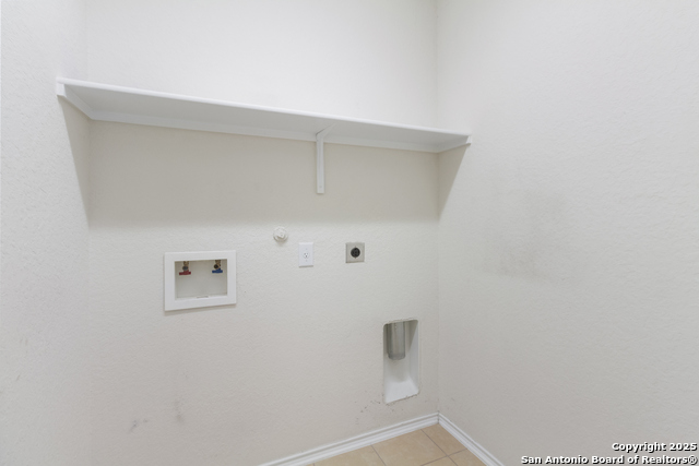 Listing photo id 14 for 9214 Herman Hollow