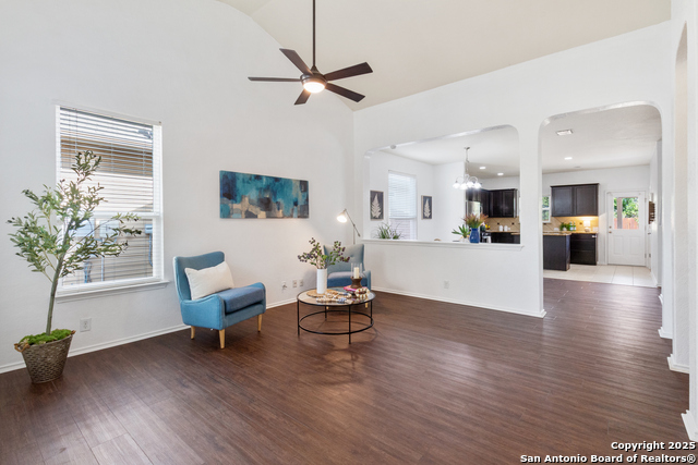 Listing photo id 4 for 9214 Herman Hollow