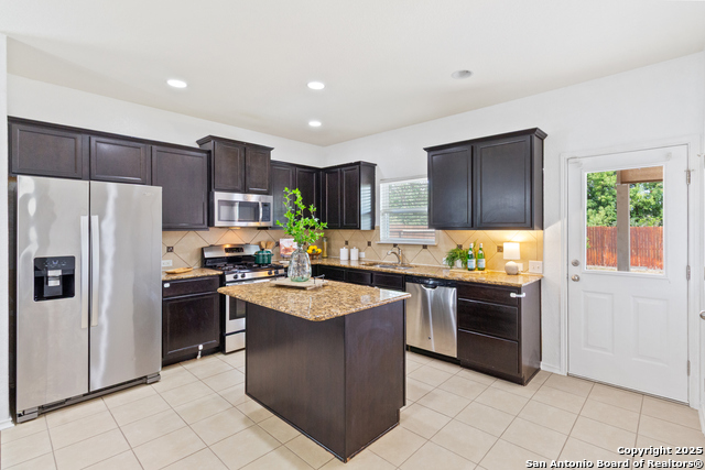 Listing photo id 6 for 9214 Herman Hollow