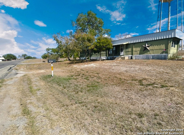 Details for 718 Loop 17 , Karnes City, TX 78118