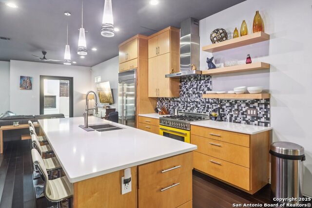 Image 11 of 52 For 128 Clay St.