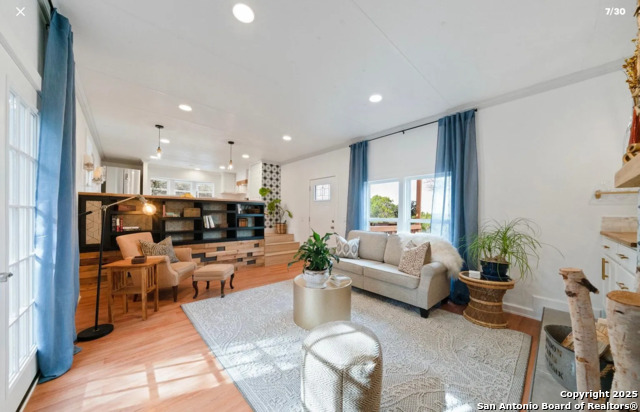 Image 4 of 28 For 1219 Songbird