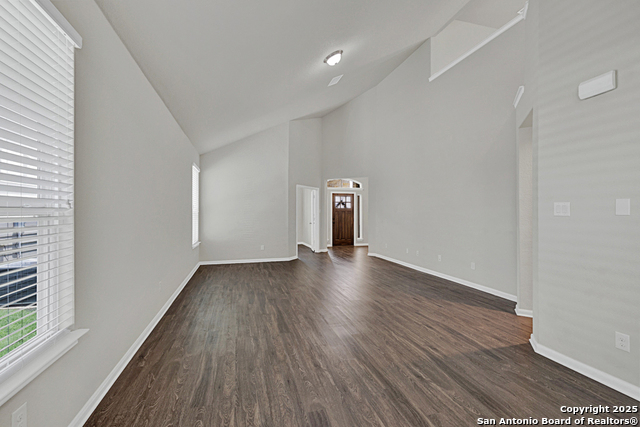 Image 4 of 34 For 469 Moonvine