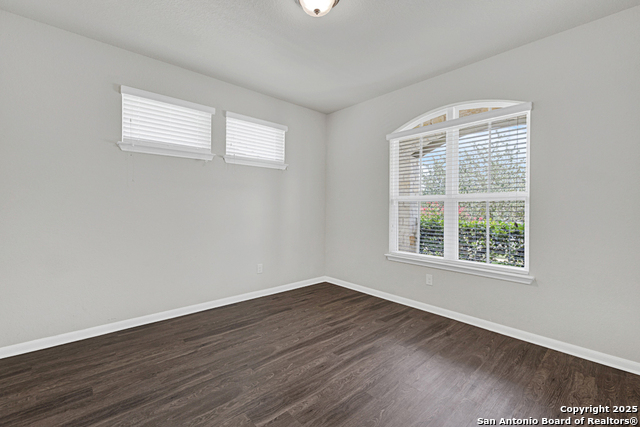 Image 7 of 34 For 469 Moonvine