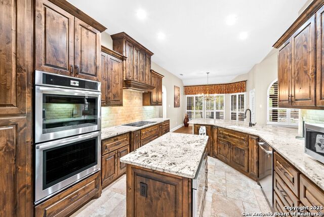 Image 10 of 68 For 15921 Reyes Rdg