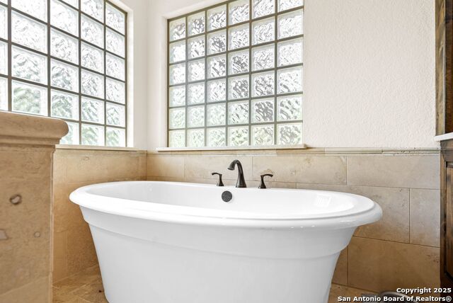 Image 22 of 68 For 15921 Reyes Rdg