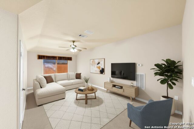 Image 26 of 68 For 15921 Reyes Rdg