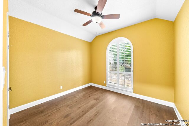 Image 34 of 68 For 15921 Reyes Rdg