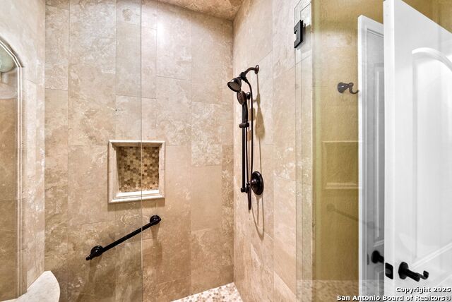 Image 36 of 68 For 15921 Reyes Rdg