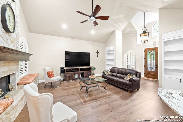 Image 8 of 68 For 15921 Reyes Rdg