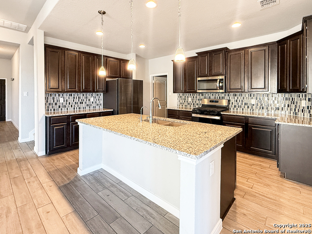 Image 2 of 17 For 3210 Roan