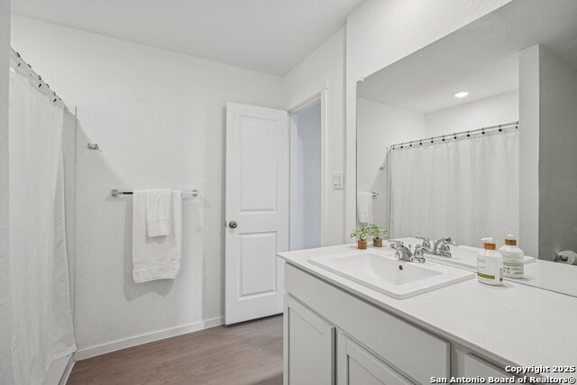 Image 22 of 31 For 250 Tahoe  