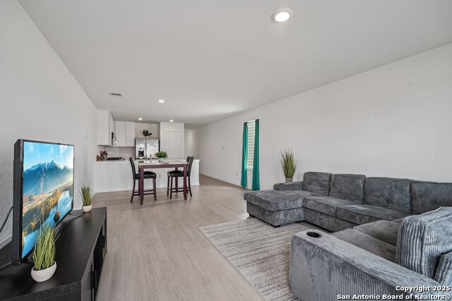 Image 4 of 31 For 250 Tahoe  