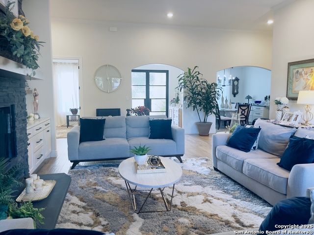 Image 10 of 46 For 202 Mystic Shores Blvd