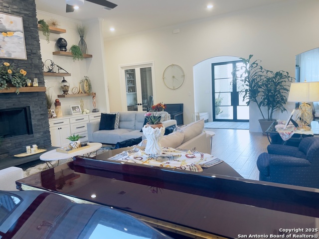 Image 11 of 46 For 202 Mystic Shores Blvd