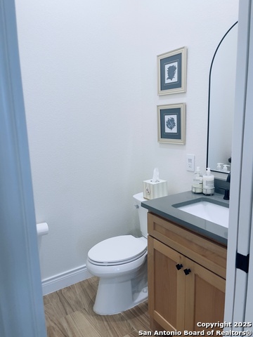 Image 21 of 46 For 202 Mystic Shores Blvd