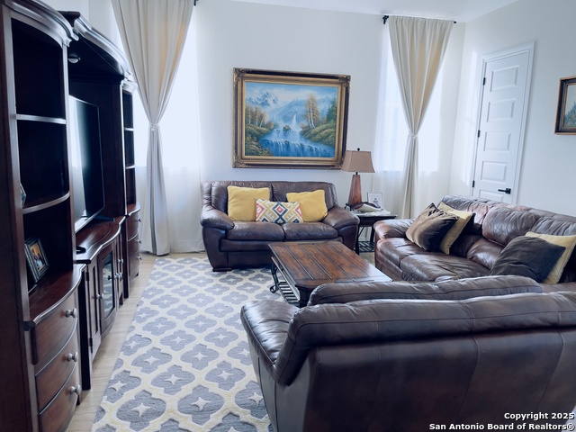 Image 22 of 46 For 202 Mystic Shores Blvd