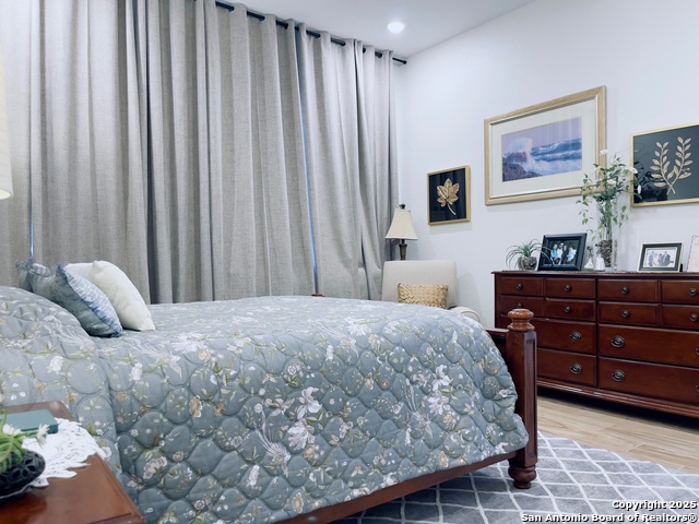 Image 26 of 46 For 202 Mystic Shores Blvd