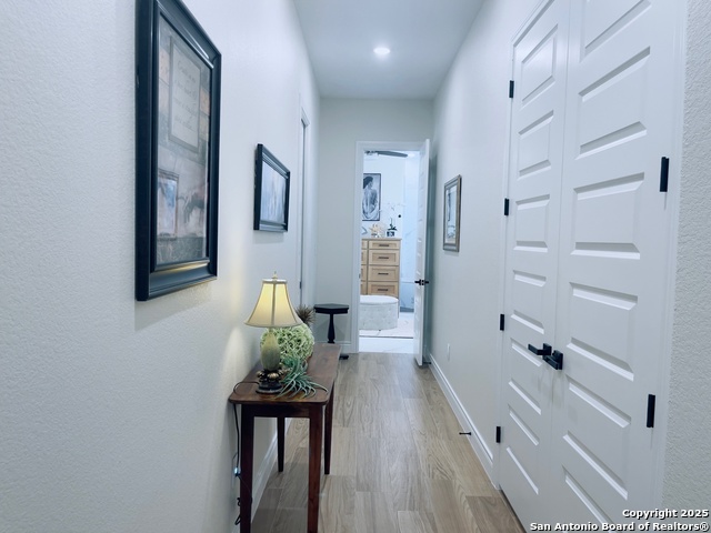 Image 28 of 46 For 202 Mystic Shores Blvd