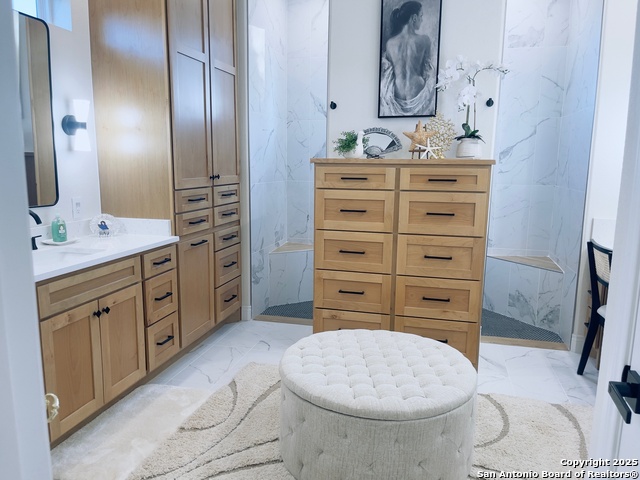 Image 31 of 46 For 202 Mystic Shores Blvd