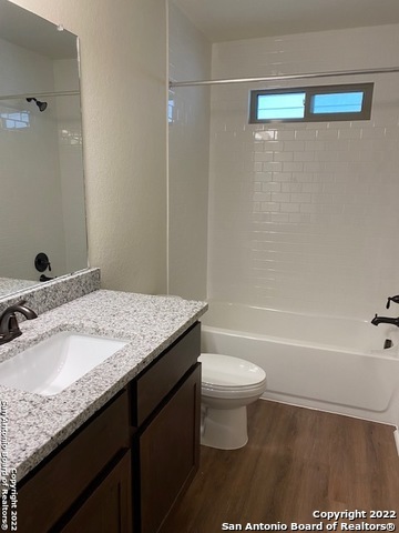 Image 10 of 17 For 7521 Astro Field  102